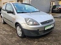 Gebraucht Ford Fiesta Ambiente 60 PS (44 kW) 2006 Polarsilber metallic Kleinwagen