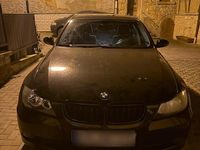 Gebraucht BMW 318 129 PS (94 kW) 2007 Schwarz Limousine