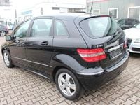 Gebraucht Mercedes B180 116 PS (85 kW) 2009 Schwarz Van / Kleinbus