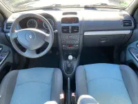 Gebraucht Renault Clio 75 PS (55 kW) 2005 Rot Kleinwagen