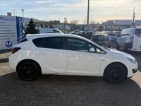 Second-hand Opel Astra 165 CP (121 kW) 2012 Alb Berlinǎ