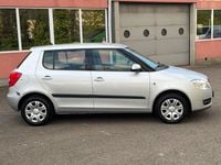 Gebraucht Skoda Fabia Ambiente 69 PS (50 kW) 2010 Silber Kleinwagen