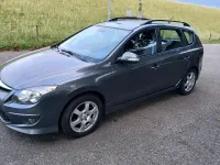 Gebraucht Hyundai i30 116 PS (85 kW) 2011 Grau Kombi
