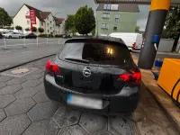 Gebraucht Opel Astra Sport 116 PS (85 kW) 2011 Schwarz Kleinwagen