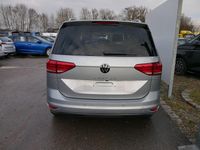 Neu VW Touran Comfortline 150 PS (110 kW) 2025 Oyster silver metallic Van / Kleinbus