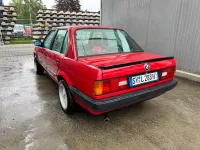 Gebraucht BMW 318 Basis 113 PS (83 kW) 1988 Rot Limousine
