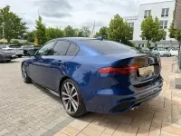 Gebraucht Jaguar XE R-Dynamic 204 PS (150 kW) 2023 Caesium blue (metallic) Limousine