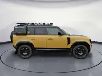 Neu Land Rover Defender 349 PS (256 kW) 2026 Gelb SUV