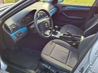 Gebraucht BMW 318 143 PS (105 kW) 2002 Silber Kombi