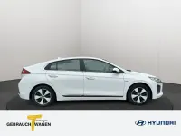 Gebraucht Hyundai Ioniq 105 PS (77 kW) 2018 Polar white Kleinwagen
