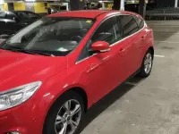 Gebraucht Ford Focus Titanium 125 PS (91 kW) 2011 Rot Limousine