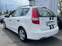 Gebraucht Hyundai i30 109 PS (80 kW) 2012 Weiß Kombi