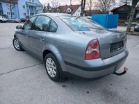 Gebraucht VW Passat 101 PS (74 kW) 2003 Grau Limousine