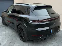 Second-hand Porsche Cayenne 354 CP (260 kW) 2025 Negru SUV
