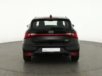 Gebraucht Hyundai i20 Trend 101 PS (74 kW) 2022 Schwarz Limousine