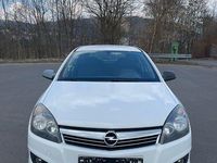 Gebraucht Opel Astra Selection 90 PS (66 kW) 2010 Weiß Limousine