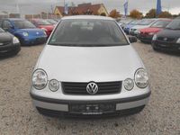 Gebraucht VW Polo 64 PS (47 kW) 2002 Silber metallic Limousine