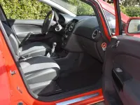 Usado Opel Corsa Innovation 90 HP (66 kW) 2009 Vermelho Citadino