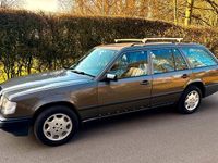 Gebraucht Mercedes E230 136 PS (100 kW) 1989 Grau Kombi