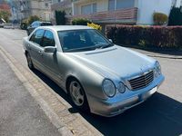 Gebraucht Mercedes E240 Avantgarde 170 PS (125 kW) 2001 Grau Limousine