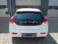 Gebraucht Volvo V40 Momentum 150 PS (110 kW) 2019 Weiß Limousine