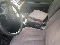 Usado Mazda 5 110 HP (80 kW) 2006 Prateado Monovolume