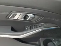 Gebraucht BMW 330e Advantage 252 PS (185 kW) 2022 Saphirschwarz metallic Kombi