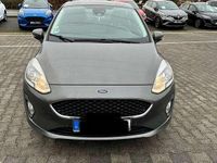 Gebraucht Ford Fiesta Cool & Connect 101 PS (74 kW) 2018 Grau Kleinwagen
