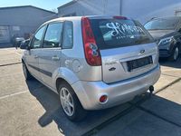 Gebraucht Ford Fiesta Ghia 80 PS (58 kW) 2007 Silber Kleinwagen