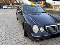 Gebraucht Mercedes E320 Avantgarde 224 PS (164 kW) 2001 Blau Limousine