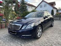 Gebraucht Mercedes E250 204 PS (150 kW) 2011 Blau Limousine