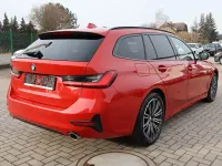 Gebraucht BMW 330 Sport Line 258 PS (189 kW) 2019 Rot Kombi