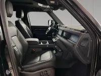 Gebraucht Land Rover Defender SE Dynamic 202 PS (148 kW) 2023 Santorini black SUV