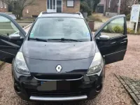 Używany Renault Clio II Dynamique 101 KM (74 kW) 2010 Czarny Sedan/Limuzyna