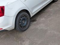 Gebraucht Skoda Rapid Active 105 PS (77 kW) 2013 Weiß Kleinwagen