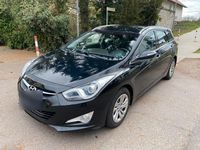 Gebraucht Hyundai i40 134 PS (98 kW) 2012 Schwarz Kombi