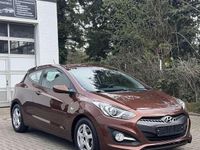 Gebraucht Hyundai i30 99 PS (72 kW) 2013 Hazel brown / met Coupé