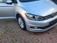 Gebraucht VW Touran 150 PS (110 kW) 2016 Silber Van / Kleinbus
