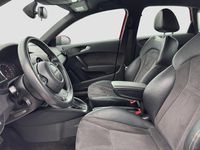 Gebraucht Audi A1 Basis 95 PS (69 kW) 2018 Rot Limousine