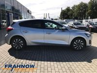 Usado Ford Focus Titanium 125 HP (91 kW) 2025 Prateado Sedan