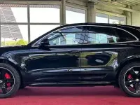 Gebraucht Porsche Macan Turbo Chrono 400 PS (294 kW) 2017 Tiefschwarzmetallic SUV