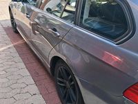 Gebraucht BMW 318 143 PS (105 kW) 2012 Grau Kombi