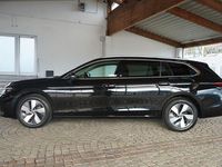Gebraucht VW Passat 150 PS (110 kW) 2025 Grenadillaschwarzmet. Kombi