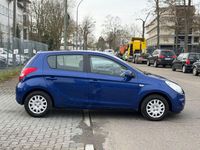 Gebraucht Hyundai i20 Edition+ 77 PS (56 kW) 2011 Blau Limousine