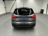 Gebraucht Ford Focus 120 PS (88 kW) 2015 Grau (magneticgraumet.) Kombi