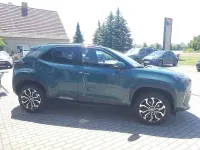 Neu Toyota Yaris Cross 131 PS (96 kW) 2026 Ever rest green metallic SUV