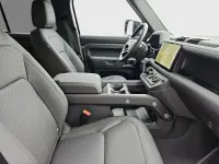 Gebraucht Land Rover Defender SE Dynamic 249 PS (183 kW) 2025 Silber SUV