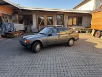 Gebraucht Mercedes 190 102 PS (75 kW) 1988 Grau Limousine