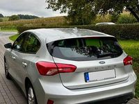 Gebraucht Ford Focus Trend 120 PS (88 kW) 2019 Grau Limousine
