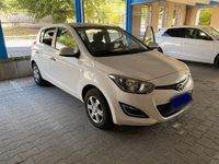 Gebraucht Hyundai i20 63 PS (46 kW) 2012 Weiß Kleinwagen